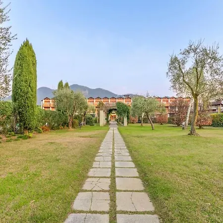 Vacation Paradise At Lake Iseo